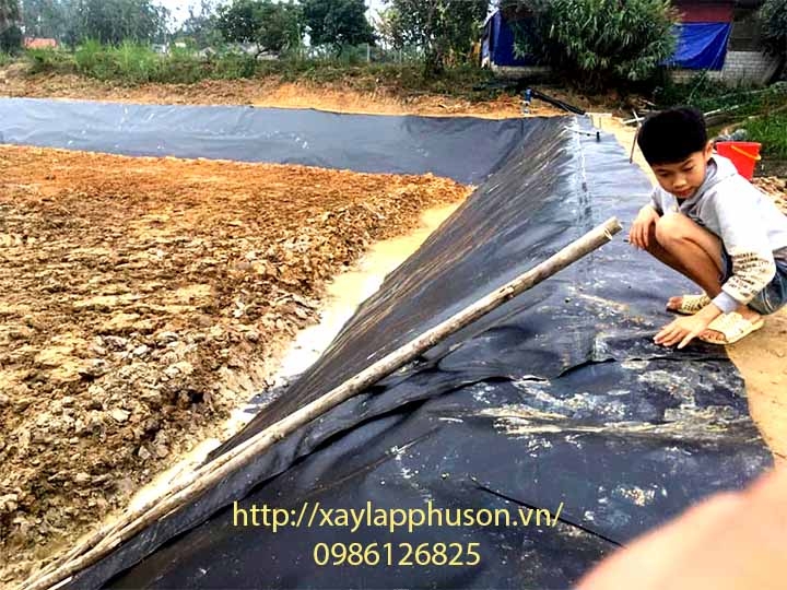 Hình ảnh công trình thi công bạt lót hồ nuôi cá tại Tuyên Quang